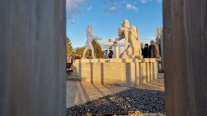 Pamätník nenarodeným deťom v Trnave bol slávnostne odhalený a požehnaný